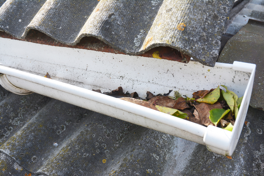 commercial gutter cleaning and maintenance